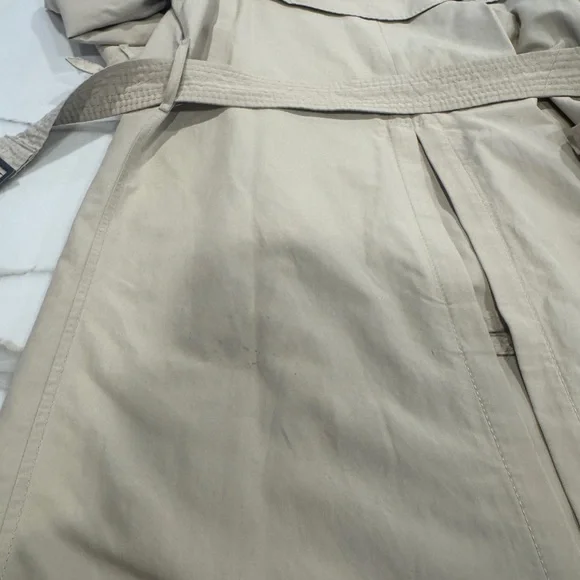 Authentic Burberry Beige Classic Trench Coat - Picture 12 of 15